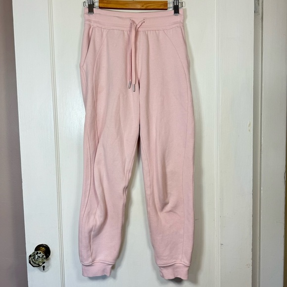 Lululemon Scuba High-Rise Relaxed Jogger
Pink Peony - Picture 4 of 9